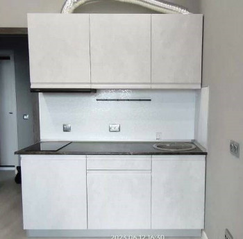 Модульная кухня Бруклин 2.4 x 2 м (Бетон белый) в Шарыпово - sharypovo.mebel54.com | фото